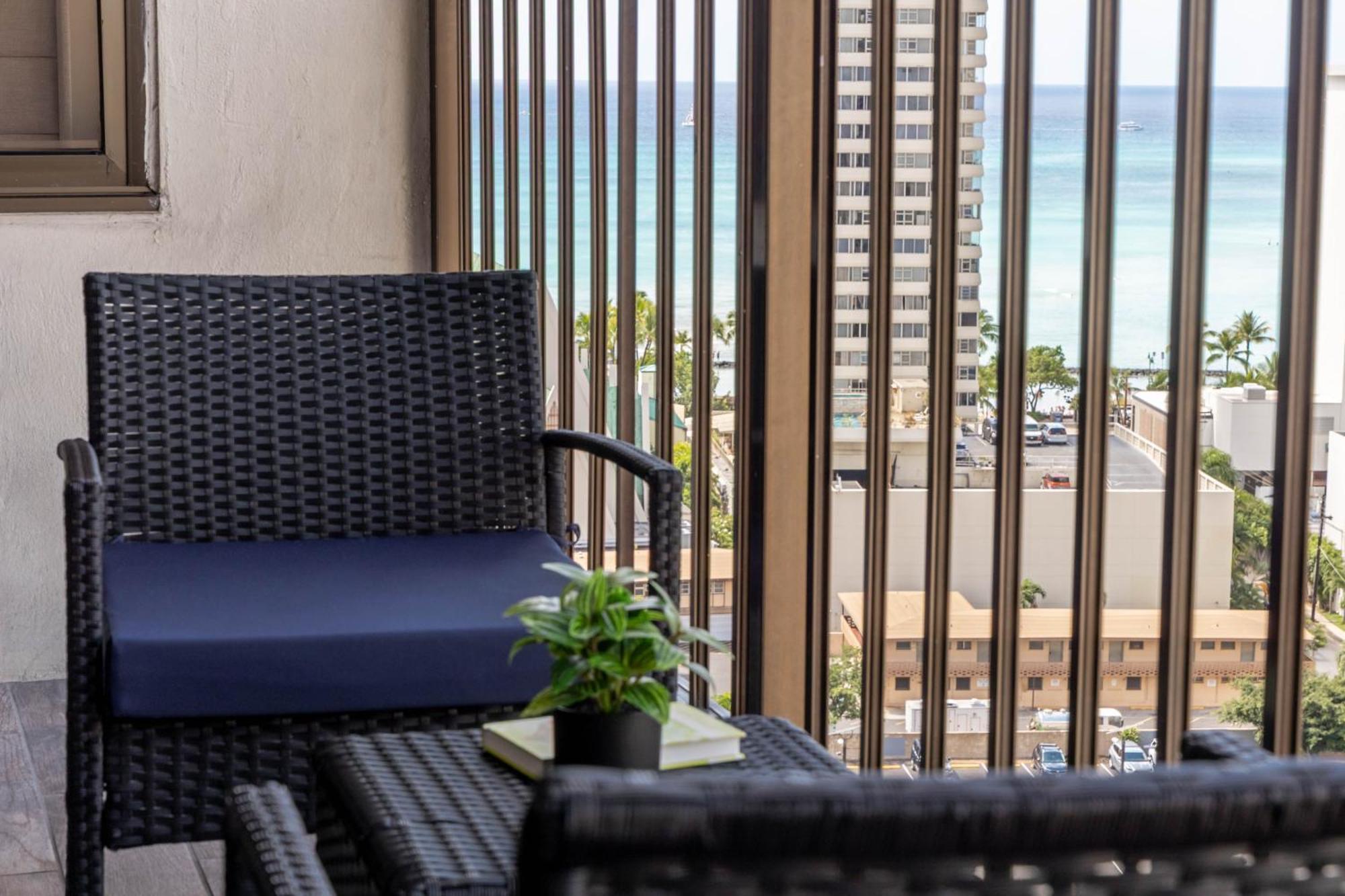 Aloha Vibes With Ocean Views, Near Beach & Parking! ホノルル エクステリア 写真